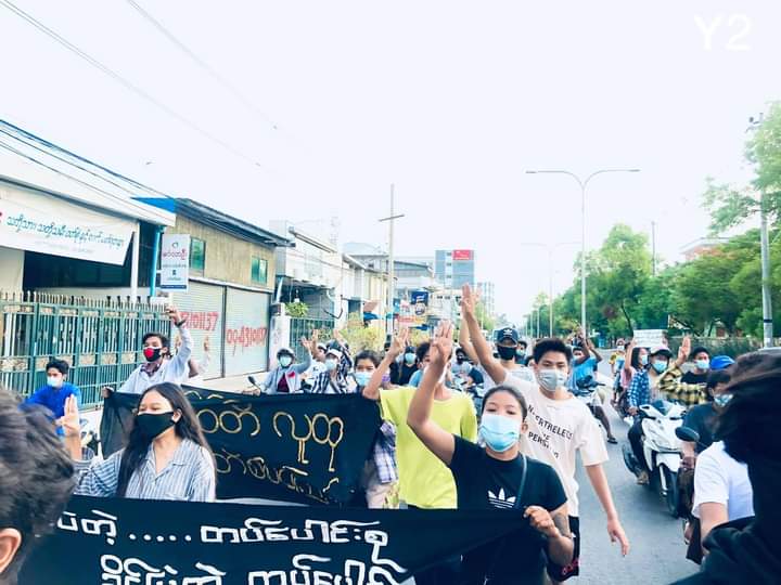 spring_2021's tweet photo. 6.7.2021 In Mandalay, Despite the tight security forces, Alliance Strike continues to condemn the military takeover.

#July6Coup
#WhatsHappeningInMyanmar 
#DreadfulCovidAmidMilitaryCoup https://t.co/xoNFDbOkC7