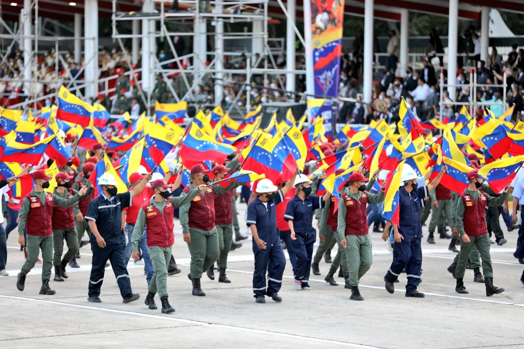 📣|| "La independencia se hace todos los días, se defiende todos los días, se construye todos los días. 210 años después le podemos decir a nuestros padres libertadores que estamos celebrando este acto en una tierra que es libre, soberana y digna", indicó el Pdte. <a href="/NicolasMaduro/">Nicolás Maduro</a>.