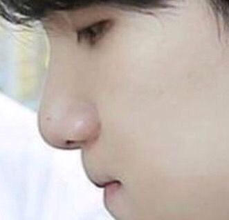 mygispace's tweet photo. abrindo um tópico muito delicado: narizinho do yoongi 🥺 https://t.co/xmVnH2gQW2
