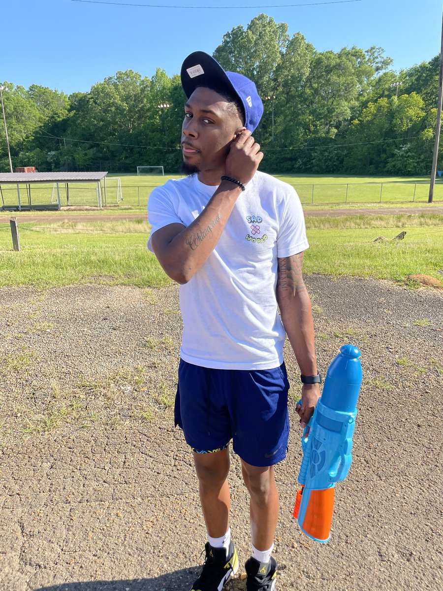 #WhosWhoOfJsu 
-Tyriek Briggs💲

-JSU 24 🐯💙

-Business and Entrepreneurship📈

- Chicago, IL 📍

Got my clothing line @underratedenterprises 
 
- Real chill, Real Active, Like to dress, and if you know me and see me don't be shy to speak 🗣.