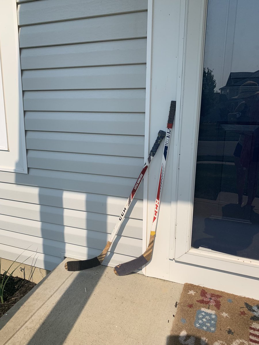 rdeniston's tweet photo. @BlueJacketsNHL #sticksoutforkivi https://t.co/qZ77XNONbA