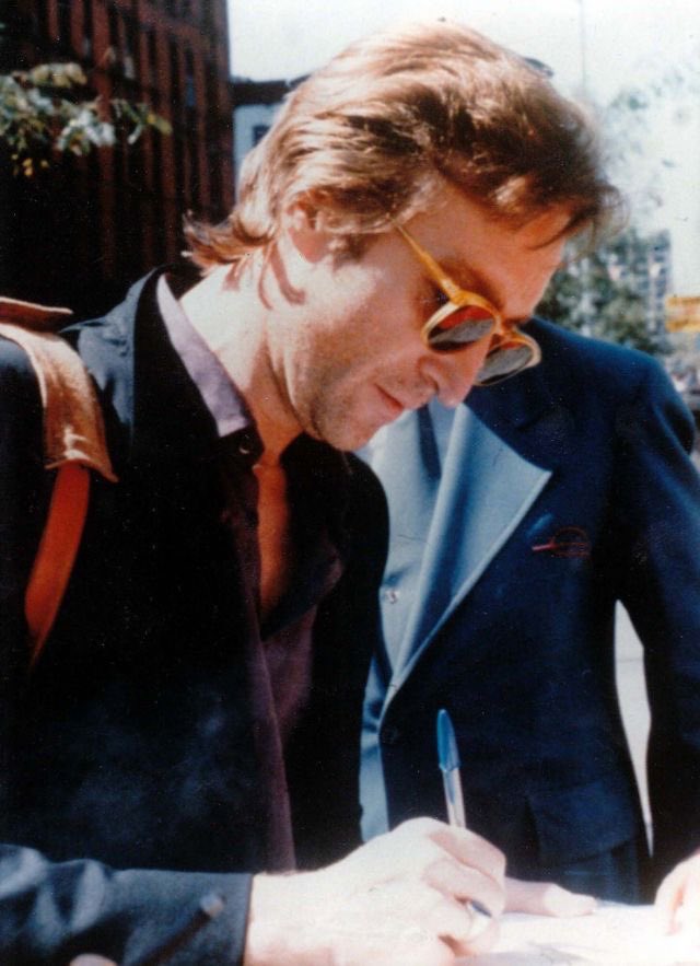 Imagine a 60 year old John Lennon writing children’s books 🥺❤️