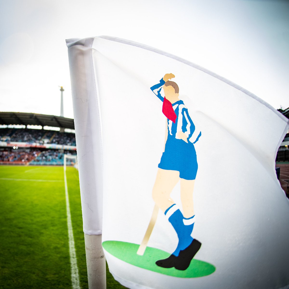 AremyrF's tweet photo. Bjuder på 3 varianter av Sveriges vackraste hörnflagga. #ifkgbg #blåvitfåraldrigdö #bebben #legendar https://t.co/gaXbYGO13F