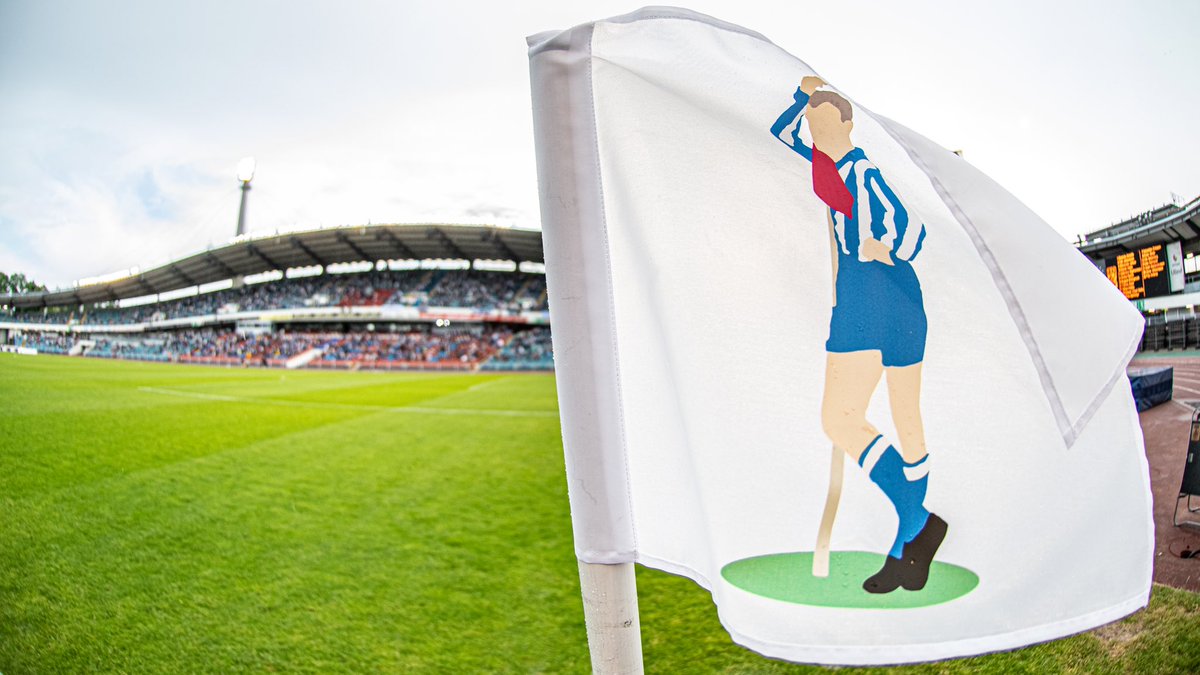 AremyrF's tweet photo. Bjuder på 3 varianter av Sveriges vackraste hörnflagga. #ifkgbg #blåvitfåraldrigdö #bebben #legendar https://t.co/gaXbYGO13F