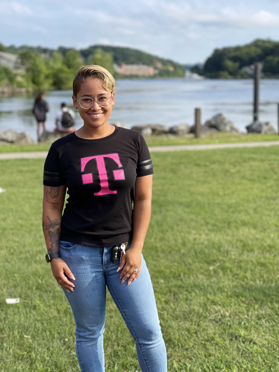 _MagentaJT's tweet photo. Who else got the best boss? 🤔🤷🏼‍♂️ #TmobileEvents #Tmobile5G #WeWontStop https://t.co/7sFqsRRGGQ