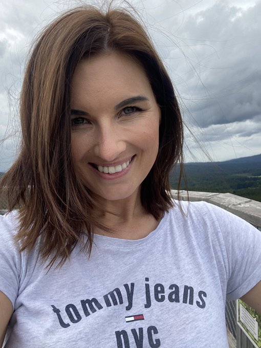 ❤️ look on my onlyfans JeniferJane and you can enjoy my smile and more ❤️ https://t.co/MPxPTNwzB9