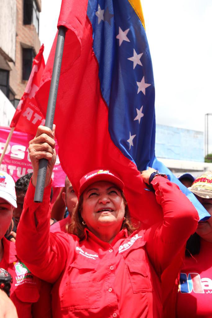 Tal día como hoy declaramos bajo documento nuestra libertad.

Justo 210 años después, decimos con orgullo que somos la voz de nuestros héroes independentistas, como venezolanos, nacionalistas revolucionarios somos responsables de elevar las banderas de esta patria soberana.