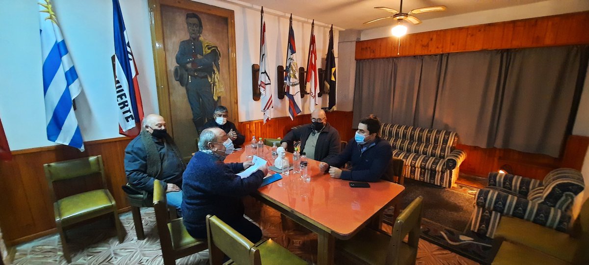 Nuestro Dip. <a href="/alvaro_chacho/">Álvaro Rodríguez Hunter</a> mantuvo reunión con integrantes de la Sociedad de Retirados y Pensionistas Militares .Recibiendo diferentes inquietudes de dicha institución. Nos llevamos diferentes planteos de los cuales buscaremos soluciones en ayuda de todos sus socios.