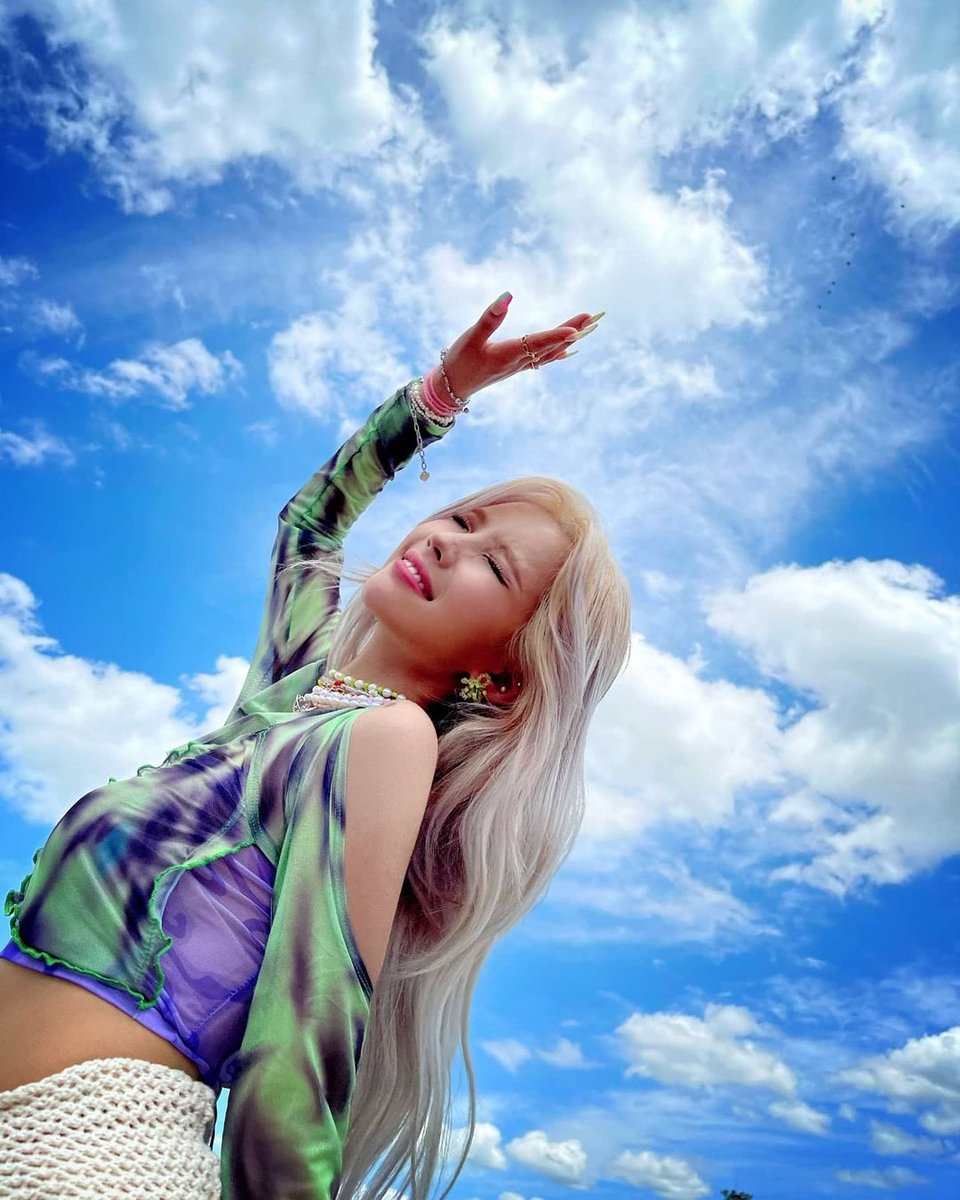 lustyl3gend's tweet photo. Ça monte 34 tendances en France maintenant. #Soyeon #WINDY #WINDYISCOMING #GIDLE @G_I_DLE #youtube https://t.co/J5OHIRv4li https://t.co/p19XD7Cito