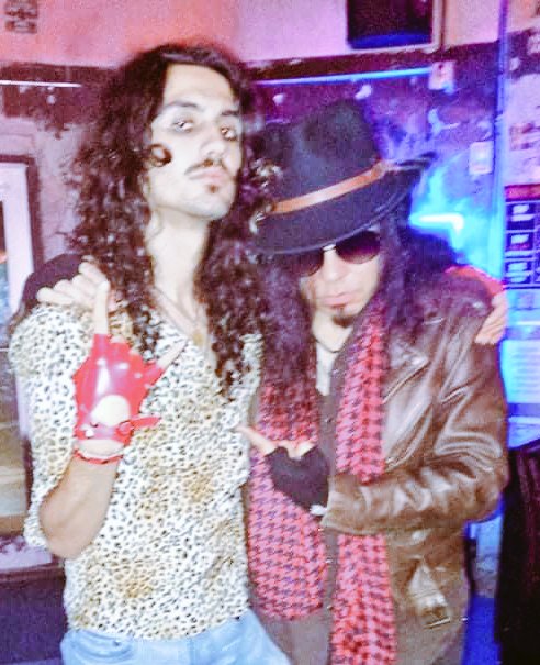 ShadowReborn_'s tweet photo. Vampires out n' about in a world Reborn 💀🌙  #lostboys #gothnroll  #postpandemicpositives #miamigoth #shadowreborn #vampires #miamifl https://t.co/IiFhn22JzM