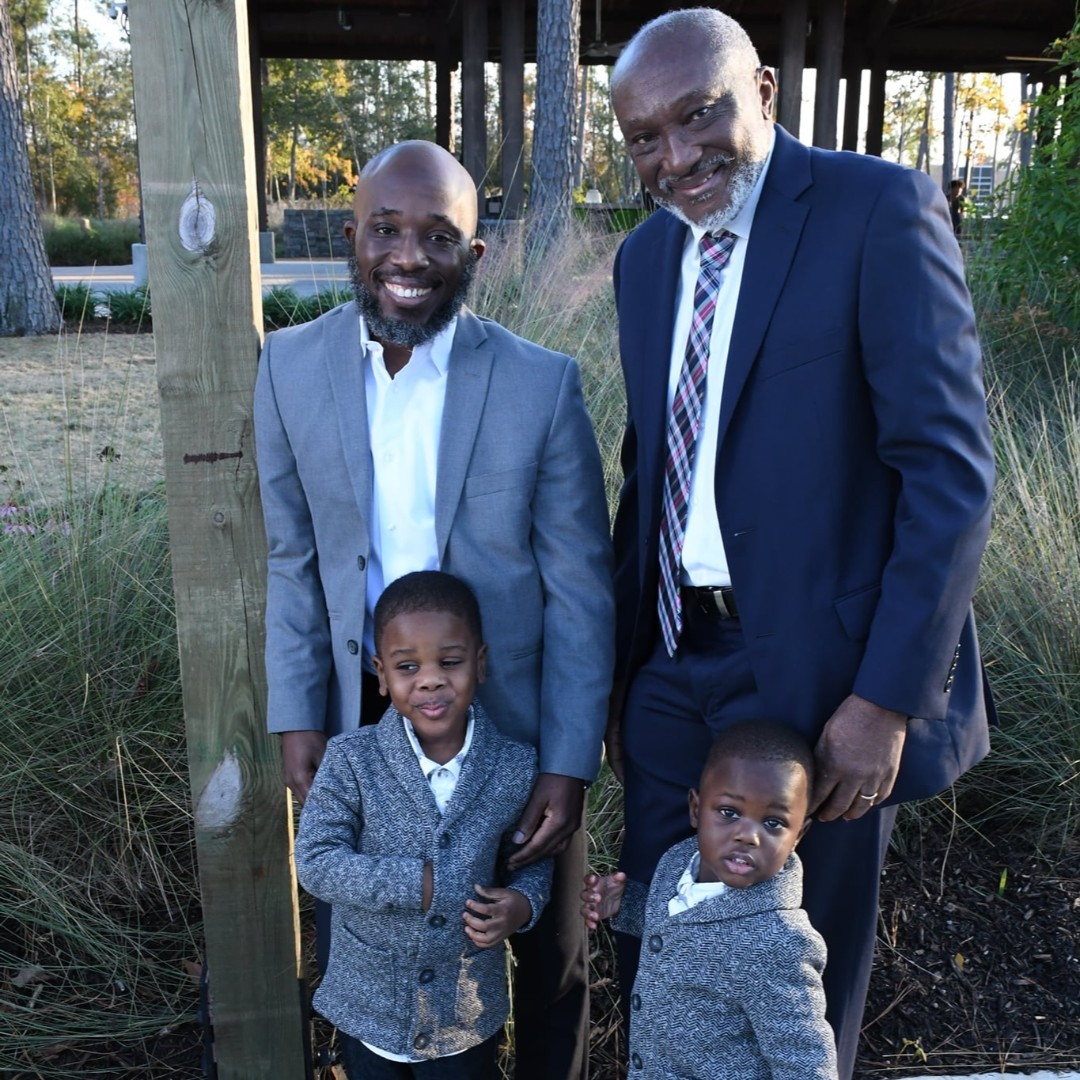 HOUnitedStories's tweet photo. (2/3) “The people in the community and the ability to serve is something that I’m really excited about in Houston”
Read Eldon's full #HOUnited story at https://t.co/vNAq7ExMwu!
#IAmHouston #HOUnited #HOUnitedStories #LeadershipHouston #Houston #HoustonTexas https://t.co/0ZGcEzmJuP