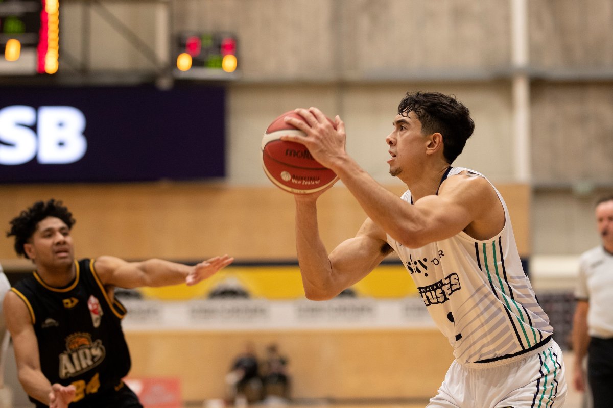 WE’RE BACK! The Pack returns to Eventfinda Stadium this Sunday as we continue our playoff run against the <a href="/TaranakiAirs/">Taranaki Airs</a>  We need your support to help keep the boys in the Top 4 🏆
➡️ Grab your tickets  bit.ly/2SOPlh3 
#JoinThePack #SalsNBL photosport.nz <a href="/nznbl/">Sal’s NBL</a>