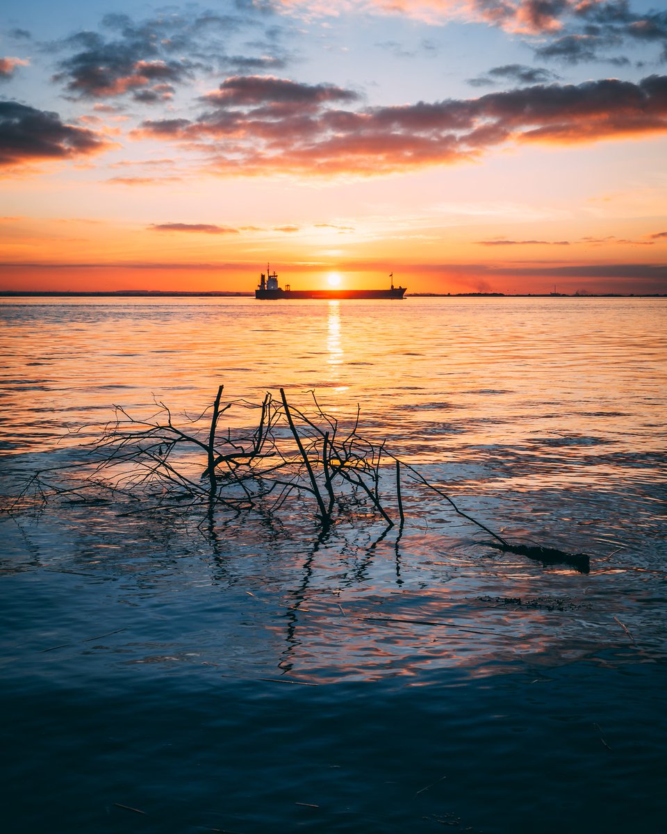 leegalephoto's tweet photo. A few images taken around #sunset over the last year. https://t.co/LsEqVAx8i1