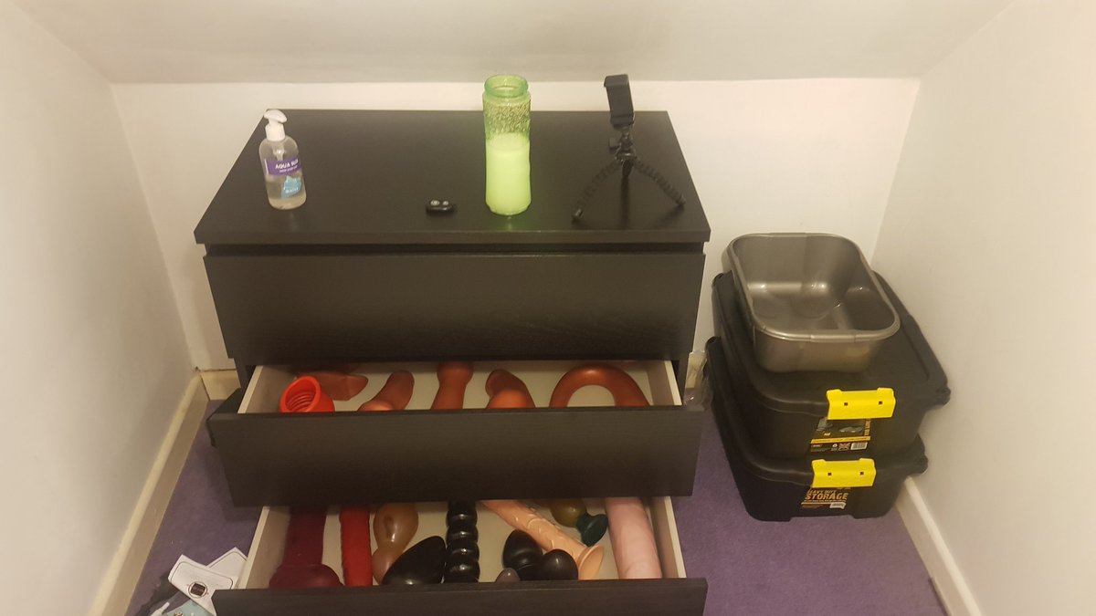 WelshFistingPup's tweet photo. My new setup .... and my collection🥰
#dildo #hugedildo #sextoys #sextoy #porn #gaysextoys #sextoycollection https://t.co/cdwZL35pjJ