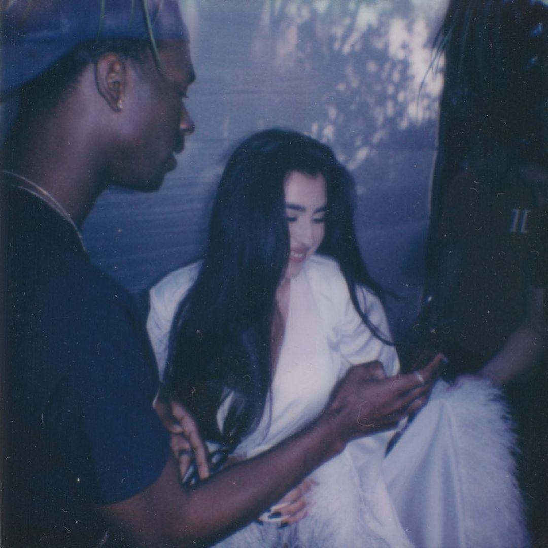 sitelaurenjbr's tweet photo. IG | VEM AÍ! Lauren na publicação de ctrlxkid no Instagram: “Finalmente posso compartilhar uma prévia do que eu estive trabalhando nos últimos dois meses 👀 muito incrível trabalhar com @kianalede &amp; @laurenjauregui, coisas animadoras no caminho #BigFemmeEnergy” https://t.co/jhHXZnB4CH