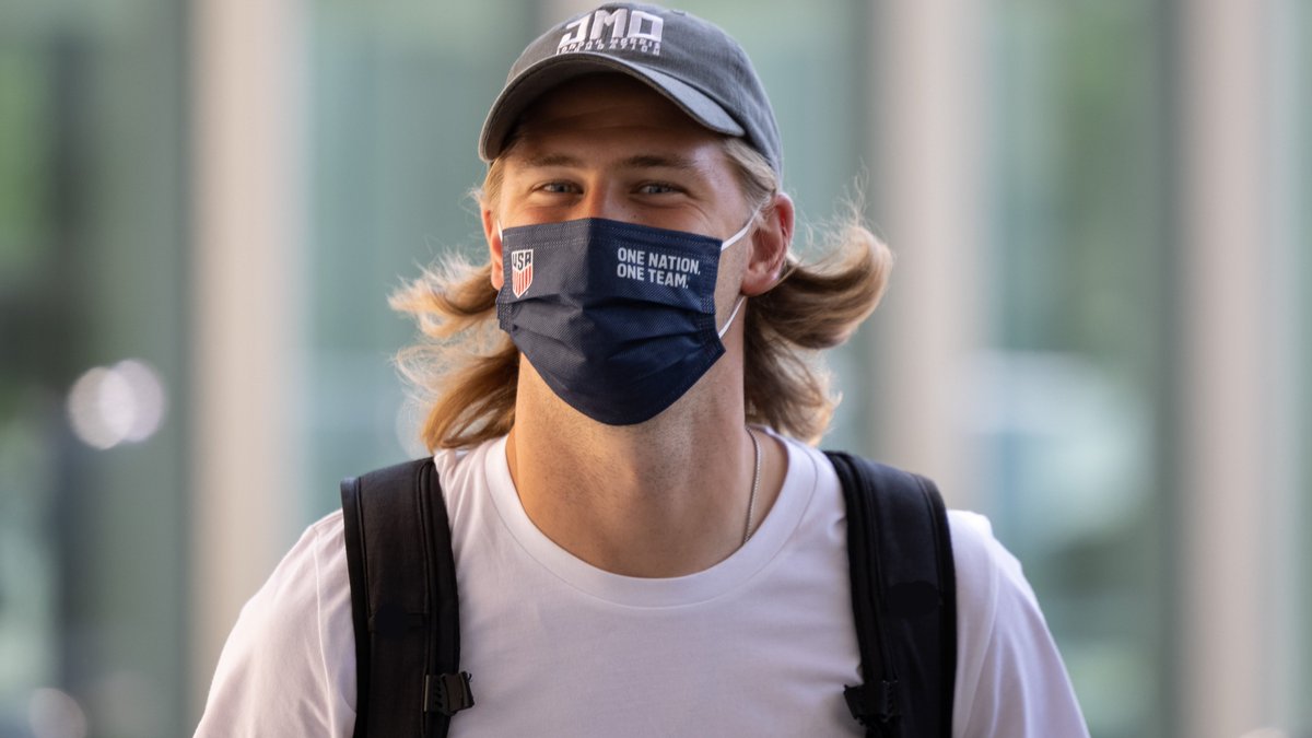 #USMNT players have been rollin' into the team hotel in Kansas City throughout the day. 📍

📸: <a href="/ReggieCannon15/">Reggie Cannon</a> 
📸: <a href="/bguzan/">brad guzan</a> 
📸: <a href="/gbusio13/">Gianluca Busio</a> 
📸: <a href="/thewalkerzim/">Walker Zimmerman</a> 

Training for <a href="/GoldCup/">Gold Cup</a> duty begins tomorrow. 💪🇺🇸🏆
