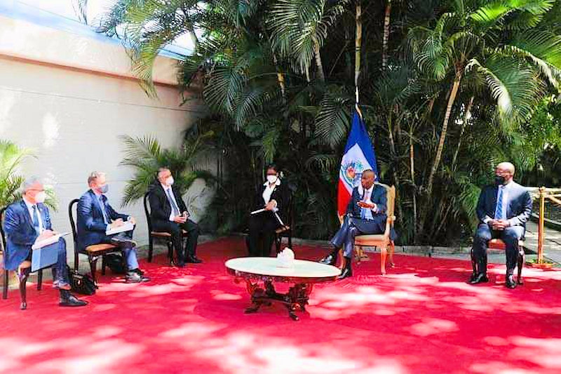 Haïti, ballade touristique de l’OEA à Port-au-Prince ! 'Depuis plus de 30 ans, ces déplacements diplomatiques font partie du rituel dans les crises politiques de ce pays.' | Catherine Charlemagne en #Haiti Liberté haitiliberte.com/haiti-ballade-…