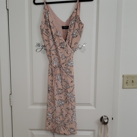 Theodora_Reigns's tweet photo. So good I had to share! Check out all the items I'm loving on @Poshmarkapp #poshmark #fashion #style #shopmycloset #mbym #matildajane #boutique: https://t.co/0AYJXUsCID https://t.co/zd5N4lHowH