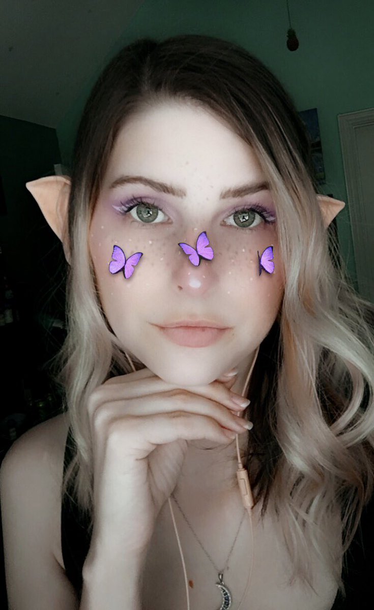 Liv 🌙 tweet media