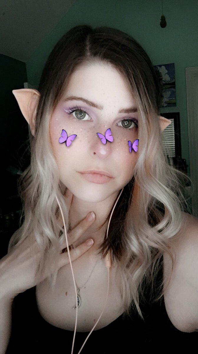 Liv 🌙 tweet media