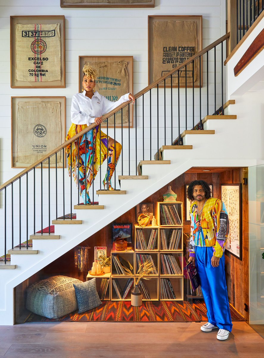 AngelaIRL's tweet image. Emmy Raver-Lampman and Daveed Diggs home still sits in my spirit. In my mental interior decorating Pinterest-board. Fully rent free.