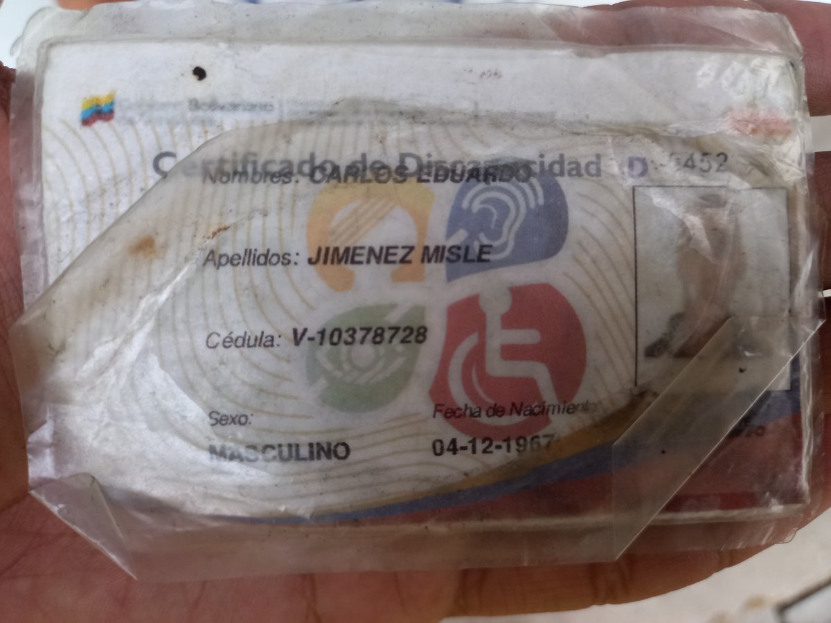 Carlos Eduardo Jimenez 53 años necesita una ayuda de aparatos auditivos, sufre de discapacidad (Mental intelectual Visual leve) no cuenta con ayuda del Estado vive en Lomas de la esmeralda manzana 6 casa 18 San Diego #Carabobo. 04244100178 #IndependenciaAyerYHoy .@dcabellor