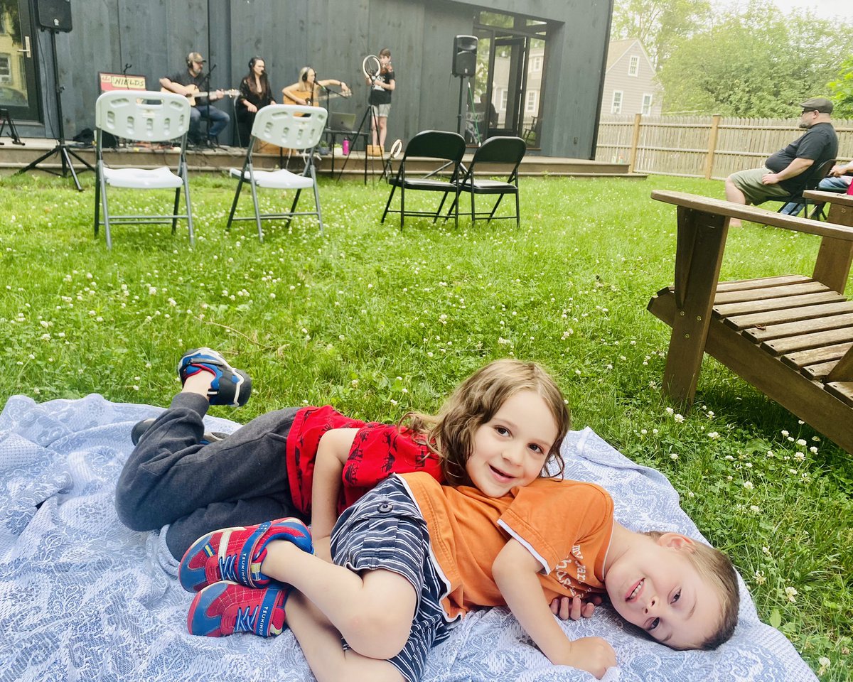 jessicasmucker's tweet photo. Watching The Nields sound check in Nerissa’s backyard! A special treat before the long drive home.
Tune in and watch with us here:
https://t.co/3L7MZfp52g
#thenields #summerconcerts #singersongwriter #familyvacation #backyardconcert #summershow #roadtrip
@NerKat https://t.co/CyBNC8OIJN