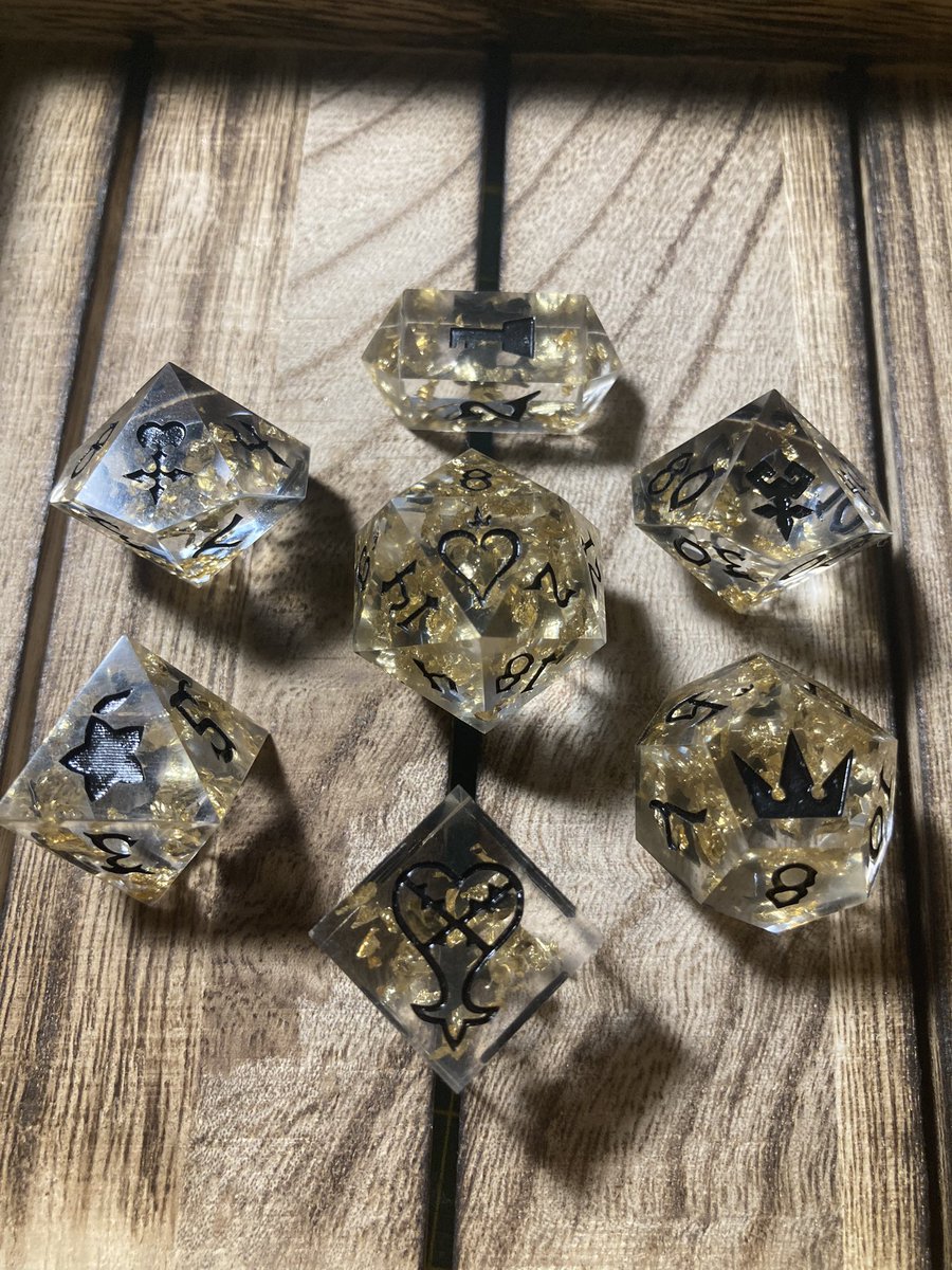 hardlightforge's tweet image. Sexy variation of my Crystal Memories dice set!  Might make this style an officiall offering in the store!
#kingdomhearts #handmadedice #customdice
