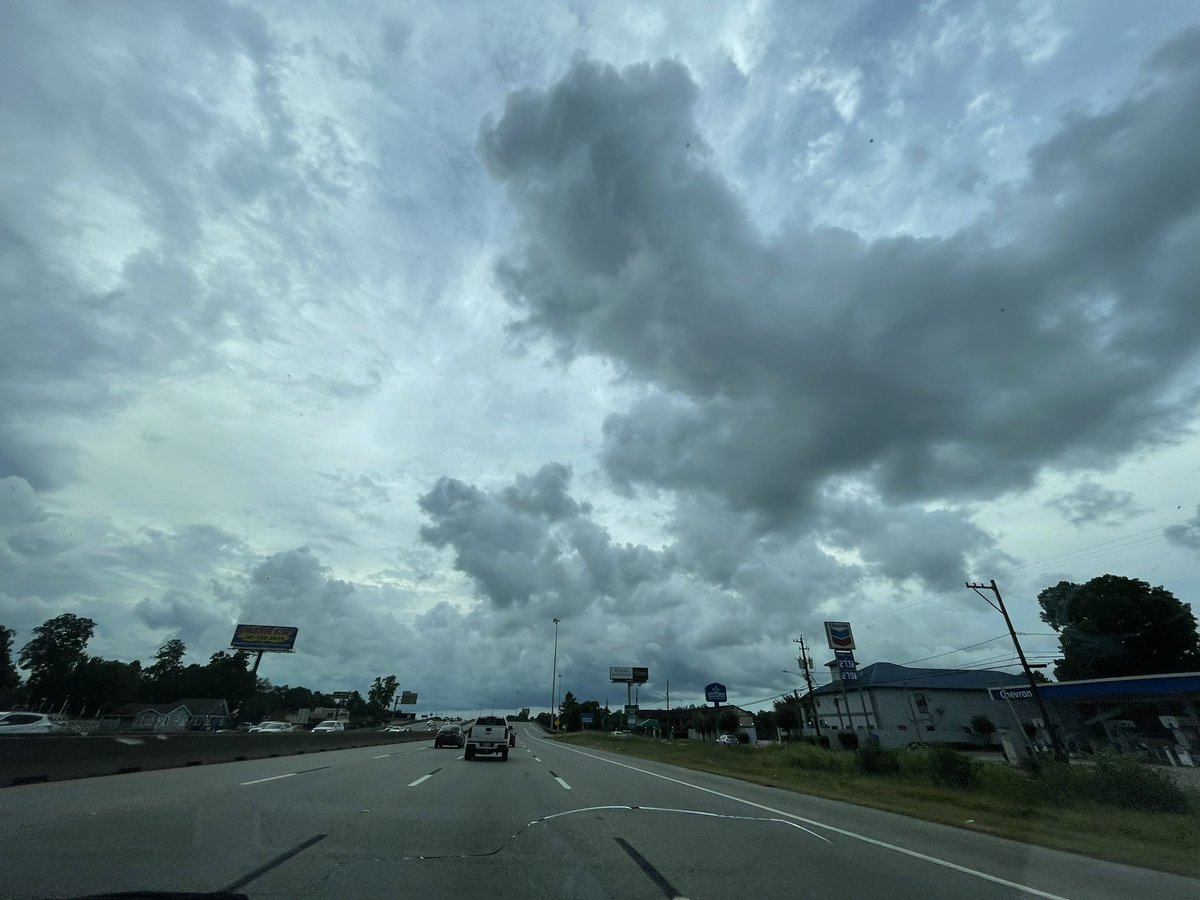 infphy_'s tweet photo. This clouds be bussin 🤧 #Houston #houstonclouds #infphywave https://t.co/upKmtQ3Vq4