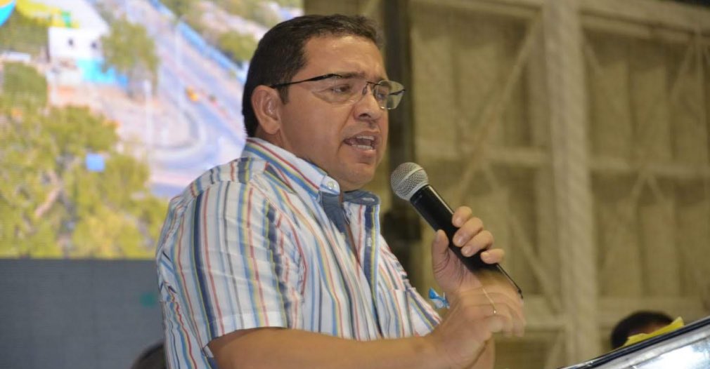 LaLibertadCo's tweet photo. La contundente respuesta de 
@mrafael70 a @MariaFdaCabal , debido a un video que circula por redes sociales donde la Senadora muestra su apoyo a las actividades irregulares que realizaron algunos civiles contra #manifestantes del #paro 

Más información⬇️
https://t.co/3CyYCxseWK https://t.co/WqYYEAcCjx