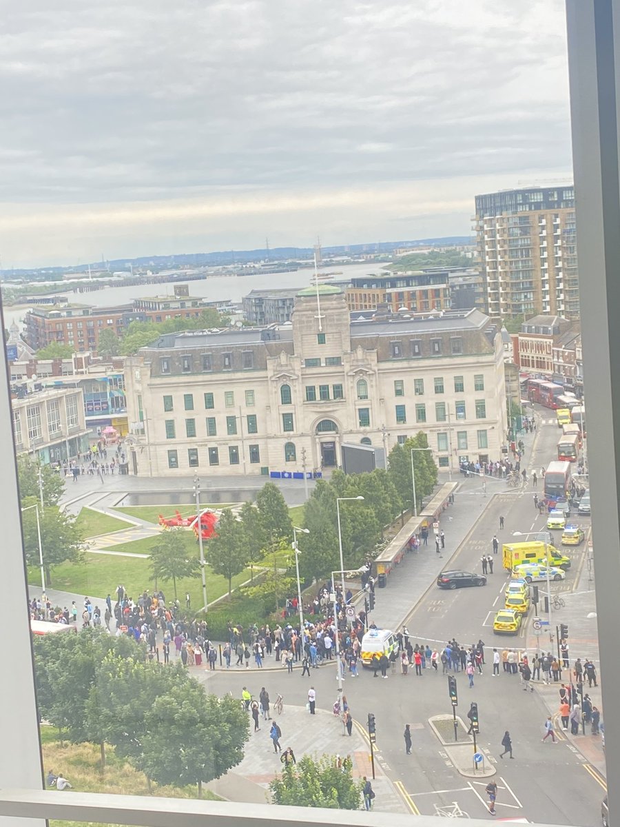 RoyalArsenal007's tweet photo. Officers were at the scene of a fatal stabbing of a teenager on #Woolwich New Road earlier.
The area was cordoned off with a crime scene in place. 

At this early stage there have been no arrests. 

Please call 101 ref: 5748/05Jul with any information. #CrimeScene #Stabbing https://t.co/cypiNv5nFI