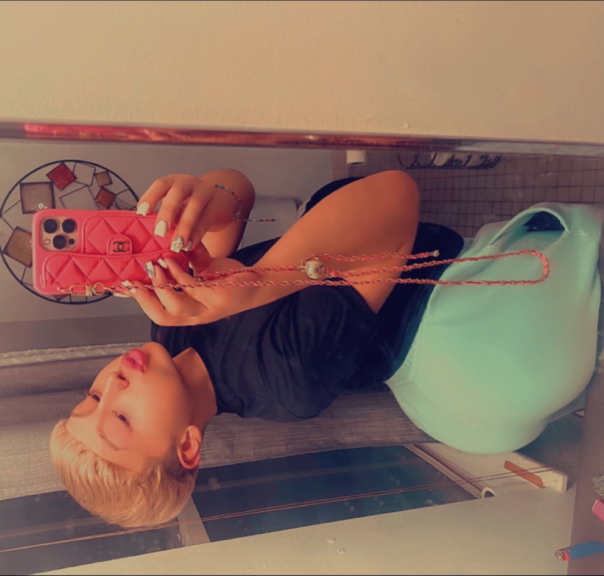 🌺𝒯𝒾𝓂𝓂𝓎 𝒯𝒽𝒾𝒸𝓀🍑🥢 on Twitter: "RT @thejujubelaire: ️Pretty & thick so I get what I want. 🥢🛍"