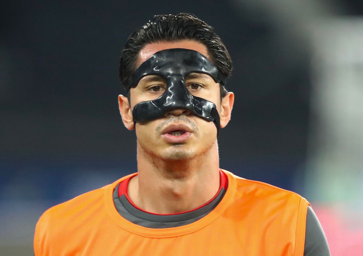 tatajklpm's tweet photo. Lapadula jugando  //    Neymar 
  con la nariz           //    cada que le 
   fracturada           //    tocan un pelo https://t.co/EU4435MHV3