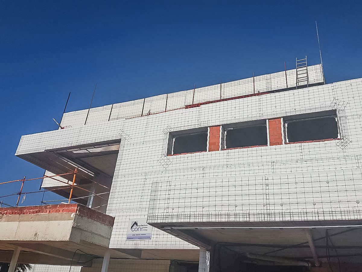 micasapronta's tweet photo. #Panel #EmmeDue es una excelente solución para realizar Aislamiento térmico de una vivienda e ampliaciones.
Ventajas del sistema:
👉 Ayuda a mantener durante todo el año temperaturas de confort en los interiores.
👉 Rapidez de Instalación
👉 #Aislante acústico
📞 76403342 https://t.co/JeZdzimCAd