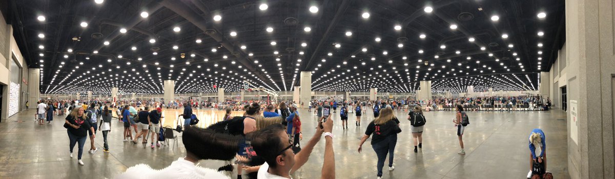 Havoc @ Rockit Elite def. Macon 6 Academy (MI) 48-26 in opening game <a href="/TFNsRun4Roses/">TFN's Run 4 Roses</a> in Louisville KY:

<a href="/erinwoodsonn/">erin woodson</a> 15 pts
<a href="/HagopianNicole/">Nicole Hagopian</a> 13 pts
<a href="/faithhenderson_/">Faith Henderson</a> 10 pts

Great team effort…outstanding defense! #MoreWorkToDo