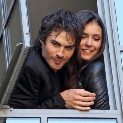roseviciada's tweet photo. 1° temporada de The Vampire Diaries Dublada no Google Drive: https://t.co/cxm8Y9yacO

E para quem quer ver legendado tem esse site aqui, a qualidade é boa: https://t.co/nWtTckbMIt https://t.co/NHGECsEOh1