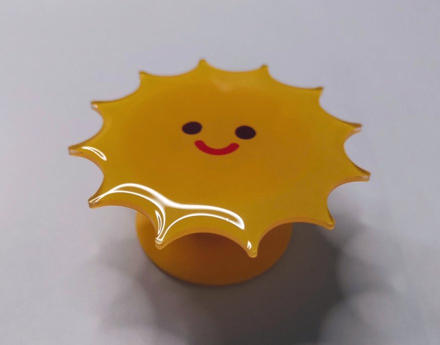 liliuhms's tweet photo. phones are about to be much more fun &amp; cute 🌞 https://t.co/QbVOpUDFx9