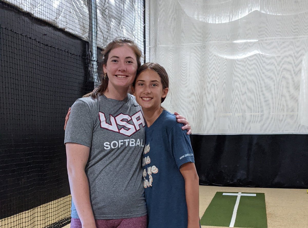 My 11yr old getting coached up & inspired by @FSU_Softball great @k_sandercock #GreatnessGivingBack #RoleModelsMatter
#ACCpride