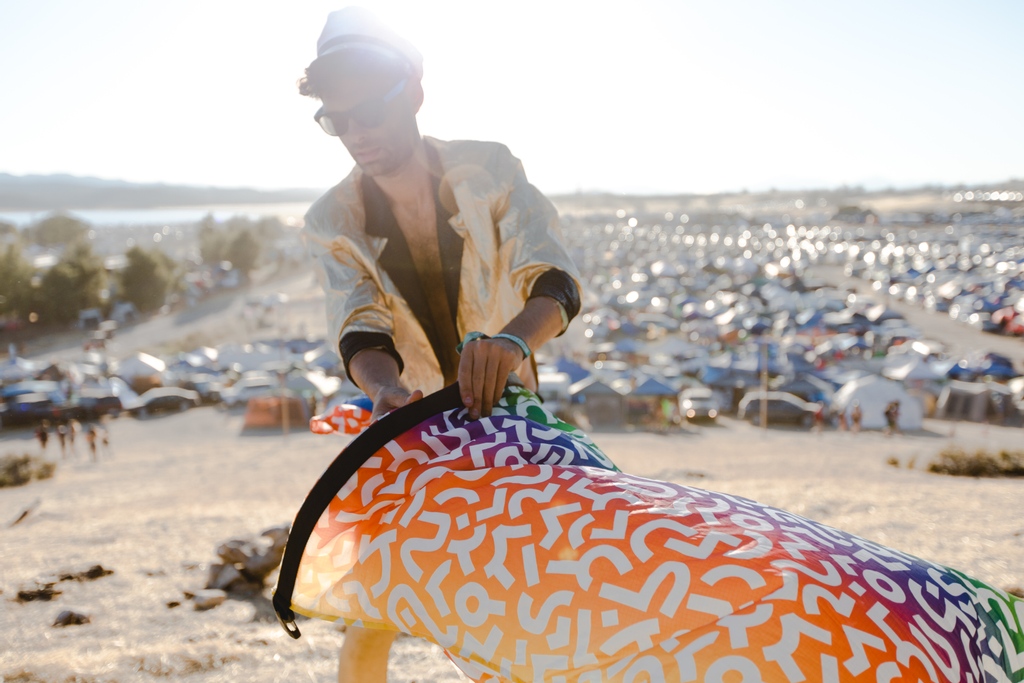 Party time? The Rainbow Lounger is now back in stock 🤩 This is a summer necessity. 🥳
.
.
.
.
.
#adventure #wanderlust #vacation #travelgram #explore #artofvistuals #holiday #travelgear #inflatables #camping #gear #loungers #traveler #travelblog #travelblogger #traveladdict