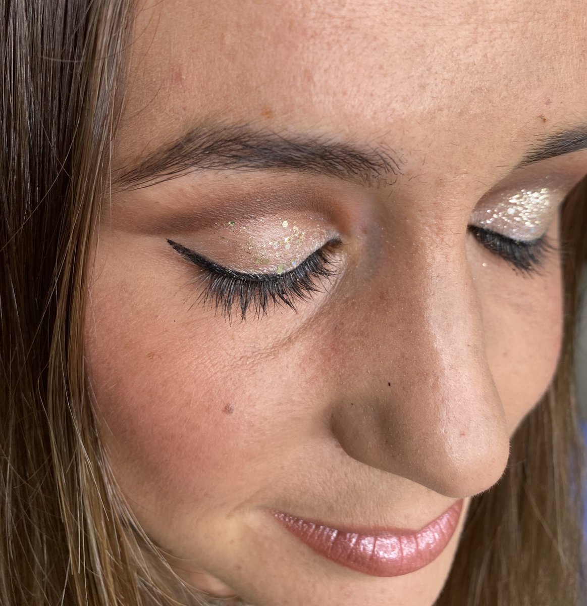 SanzzRaquel's tweet photo. Arabesco abierto ✨

•modelo: Claudia Torres 
•Mua: @SanzzRaquel 
•productos: @MACcosmetics @dnimakeup @nyxcosmetics_es 

#arabescoabierto #makeup #maquillaje #MUA #ivitadaboda #eventos #eyeliner #glitter #maquiage https://t.co/9wuDaapn3B