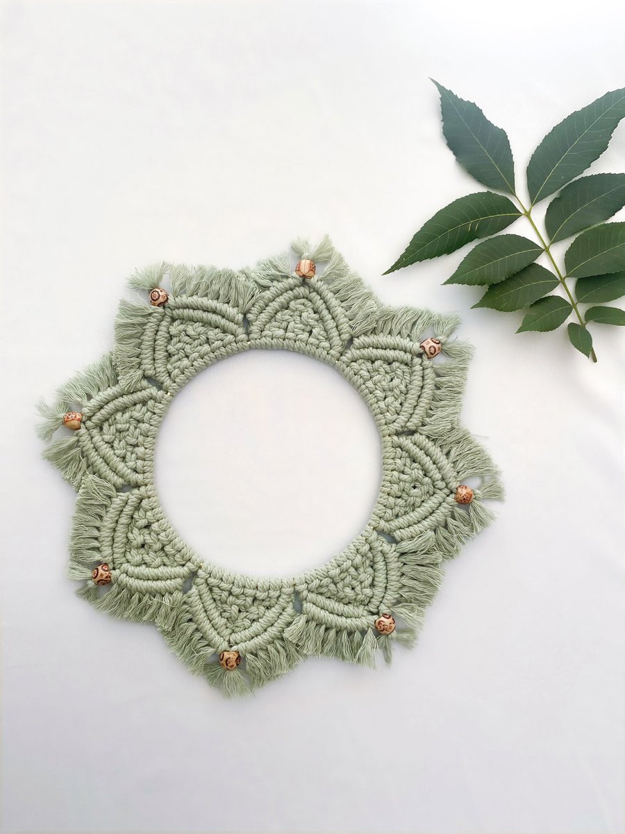manukacreations's tweet image. sage green mandala 🌿 ❊ ❈ ❊ with little wooden beads 
love working with new colors:) ✨

✧ $20
