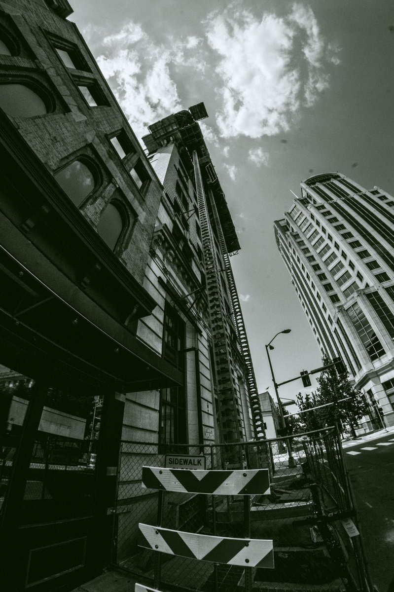 ottoxtyler's tweet photo. buildings and stuff https://t.co/I2cVNClLhR