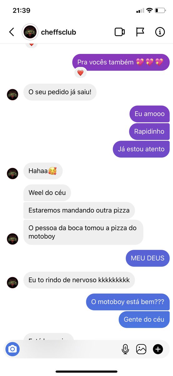 weeelsss's tweet photo. Roubaram minha pizza https://t.co/Ag4zF8Hk9g
