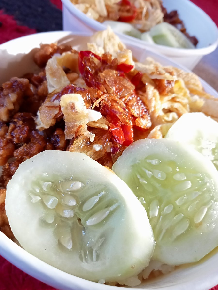 Pagi semua😊tetap jaga kesehatan. Dan jgn lupa sarapan😍

Nasi uduk "dapoer mama ina"😘