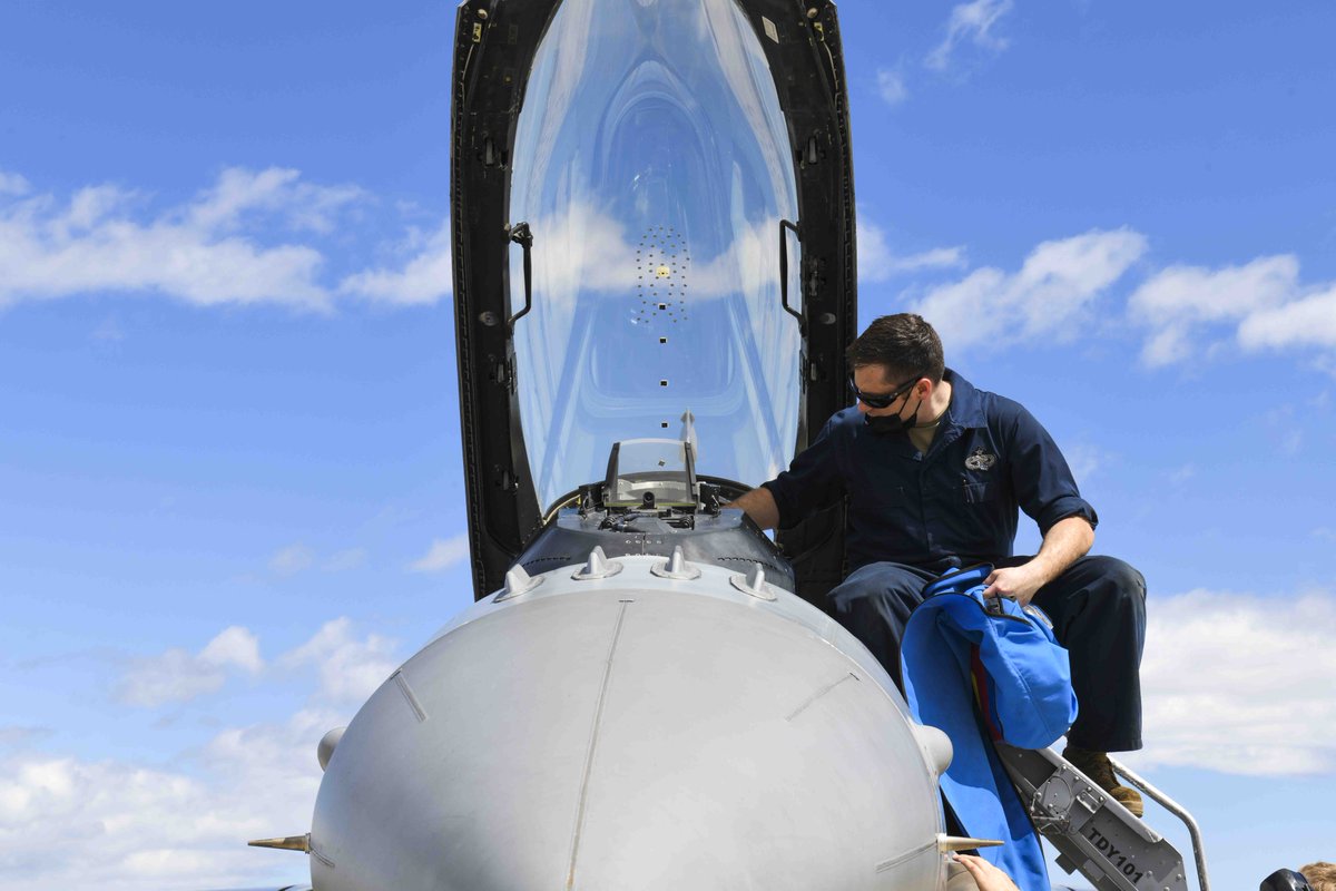 U.S. Air Force tweet media