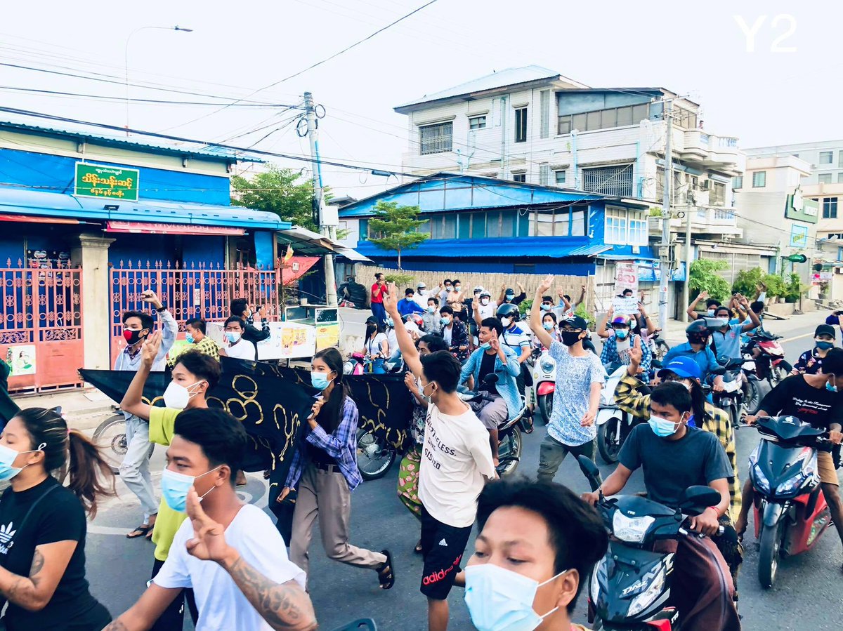 Coalition strike in Mandalay! Pro Democracy protesters from Mandalay marched on the street and staged anti coup strike despite the arrest and obstacles .

#July6Coup
#DreadfulCovidAmidMilitaryCoup
#WhatsHappeningInMyanmar