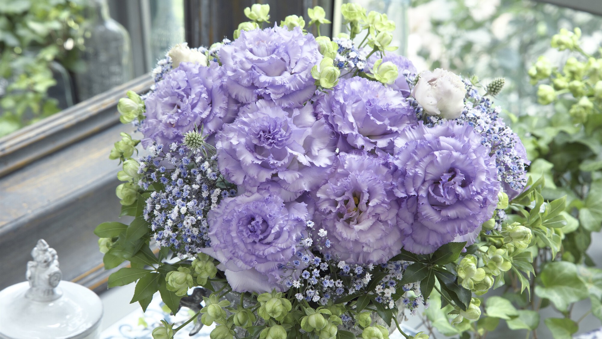 公式 タキイ種苗株式会社 タネのタキイ 壁紙ダウンロード 7月の壁紙は トルコギキョウ の プリマ1型ラベンダー です ラベンダーのシックな色合いと 波打つ豪華な花びらが ドレッシーに彩ります カレンダー付きの壁紙はこちら 公式 タキイ種苗株式会社 タネのタキイ 壁紙ダウンロード 7月の壁紙は トルコギキョウ の プリマ1型ラベンダー です ラベンダーのシックな色合いと 波打つ豪華な花びらが ドレッシーに彩ります カレンダー付きの壁紙はこちら