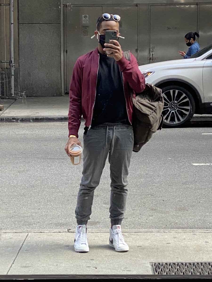 beetchx's tweet photo. So I do this thing where I take pics before I go to work in the city #verybasic https://t.co/j0dBdYoFmD
