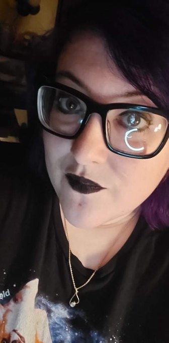 Why are none of y'all simping yet? https://t.co/62uln9IaOk