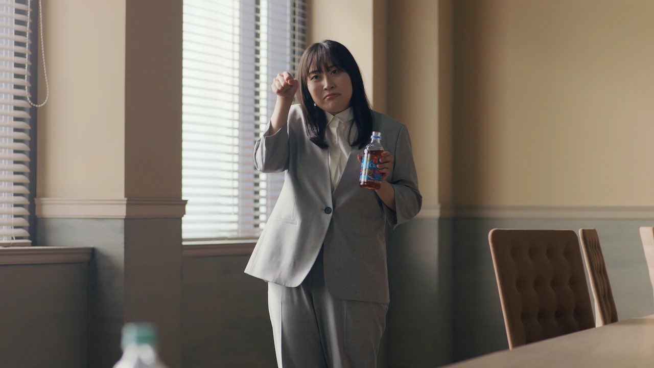 丸山礼 なんとこの度 サントリーさん クラフトボス ストレートティー のcmに出演させて頂きます 日本を代表する俳優様達の中でとても勉強になりました 恐縮ながら私 つっこんでおります Tvcmデビュー 新しいボスのティー
